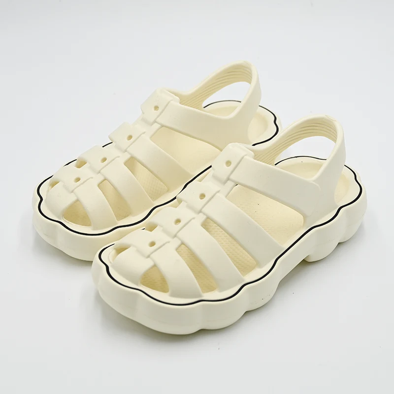 What are the advantages of rubber slippers?